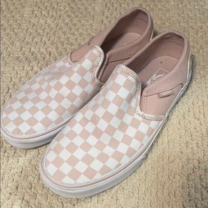 Vans checkered sneakers. Pink checkered slip ons